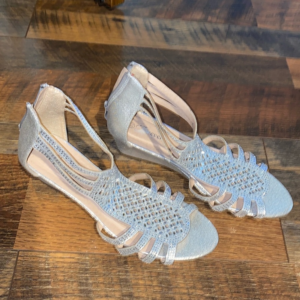 Forever brand size 8 1/2